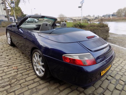 Porsche 911 CARRERA 2 CONVERTIBLE 49