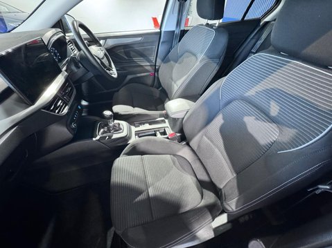 Ford Focus 1.0T EcoBoost MHEV Titanium Euro 6 (s/s) 5dr 27