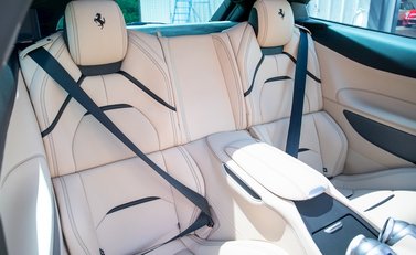 Ferrari GTC4 Lusso 13