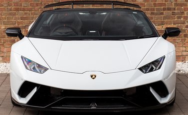 Lamborghini Huracan Spyder LP640-4 Performante 4
