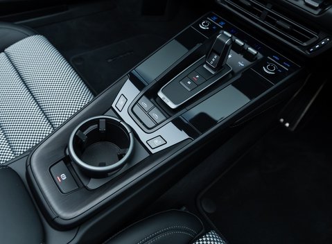 Porsche 911 Targa 50 YEARS PORSCHE DESIGN EDITION (992) 26