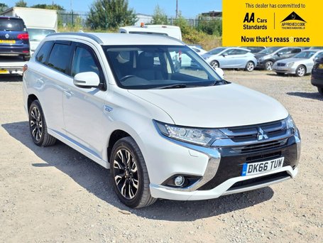 2016 2016 (66) Mitsubishi Outlander 2.0h 12kWh GX3h+ CVT 4WD Euro 6 (s/s) 5dr photo