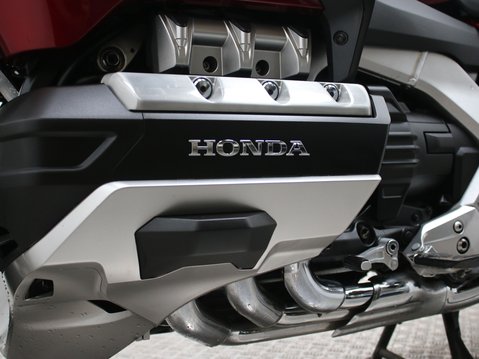 Honda GL1800 Goldwing GL 1800 GOLDWING J TOUR 32