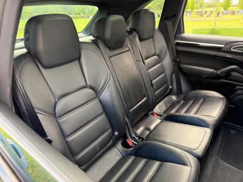 Porsche Cayenne 4.2 TD V8 S TiptronicS 4WD Euro 6 (s/s) 5dr 48