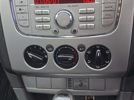 Ford Focus 1.6 Style Hatchback 5dr Petrol Automatic (184 g/km, 99 bhp) 18