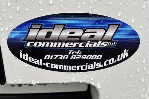 Land Rover Defender 90 D200 Hard Top MHEV 12