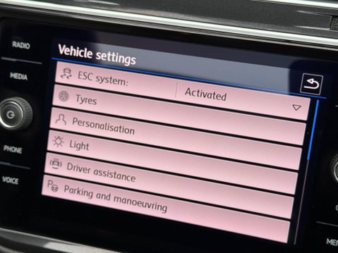 Volkswagen Tiguan 2.0 TDI R-Line Euro 6 (s/s) 5dr 27