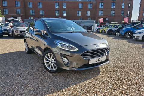 Ford Fiesta TITANIUM.. 1 PREVIOUS KEEPER.. 4 SERVICES.. STUNNING EXAMPLE 1