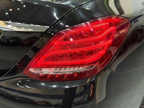 Mercedes-Benz C Class 2.1 C250d AMG Line (Premium Plus) Saloon 4dr Diesel G-Tronic+ Euro 6 (s/s) 53