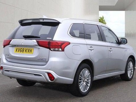 Mitsubishi Outlander PHEV 5HS 6