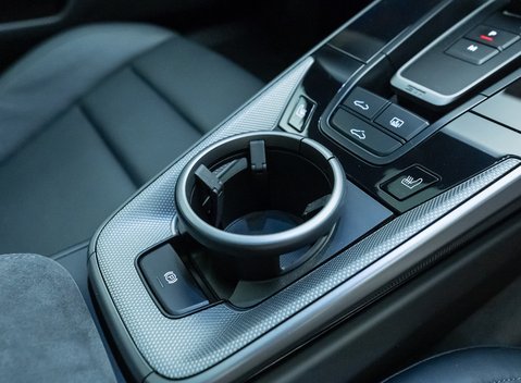 Porsche 911 Carrera 4 (992) 22