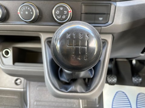 Volkswagen Crafter 2.0 TDI CR35 Startline Luton 2dr Manual LWB Euro 6 (s/s) (ETG) (140) 23