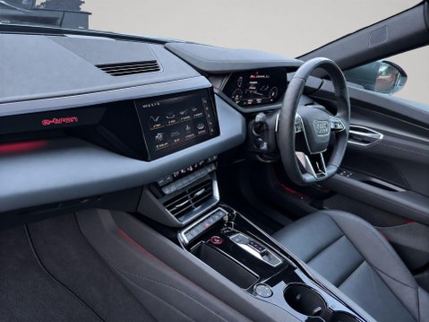 Audi E-Tron GT QUATTRO BASE 10