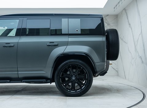 Land Rover Defender 110 OCTA EDITION ONE 43