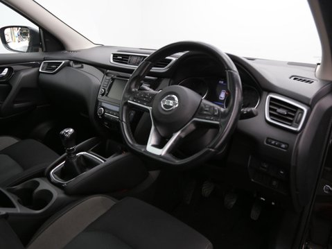Nissan Qashqai 1.5 dCi N-Connecta Euro 6 (s/s) 5dr 22