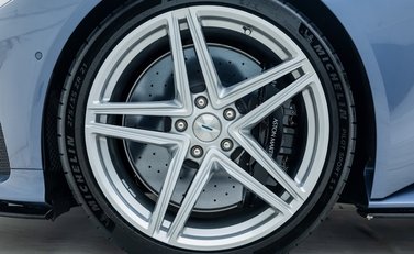 Aston Martin DB12 VOLANTE 31