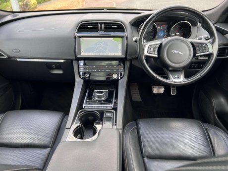 Jaguar F-Pace 2.0 D240 R-Sport Auto AWD Euro 6 (s/s) 5dr 19