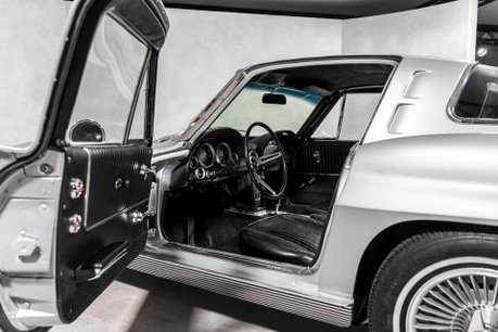 Chevrolet Corvette Stingray SPLIT WINDOW MANUAL FUELIE. FULL RESTO. MATCHING NUMBERS. IMMACULATE. 13