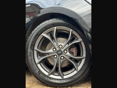 Ford Focus 1.0T EcoBoost ST-Line Euro 6 (s/s) 5dr 3