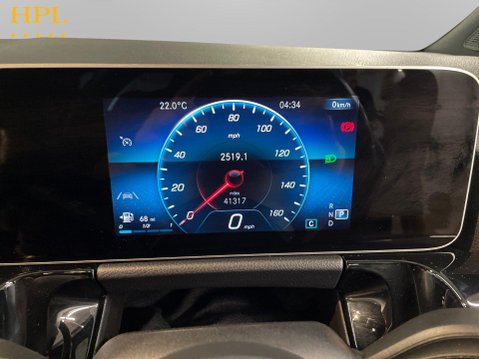 Mercedes-Benz GLA 1.3 GLA200 Sport (Executive) SUV 5dr Petrol 7G-DCT Euro 6 (s/s) (163 ps) 14
