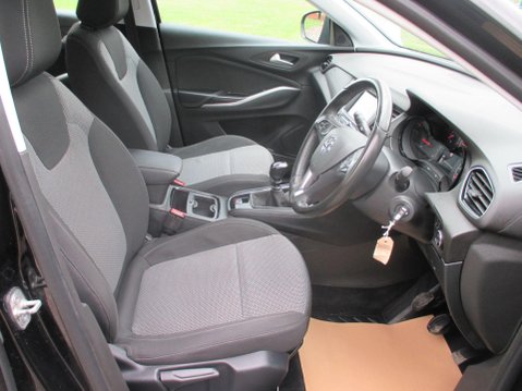 Vauxhall Grandland X 1.2 Turbo SE Euro 6 (s/s) 5dr 24