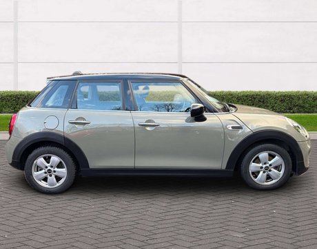 Mini Hatch 1.5 Cooper Classic Auto 5dr 2