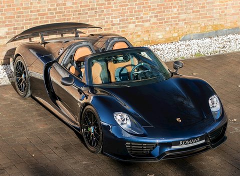 Porsche 918 Spyder Weissach 8