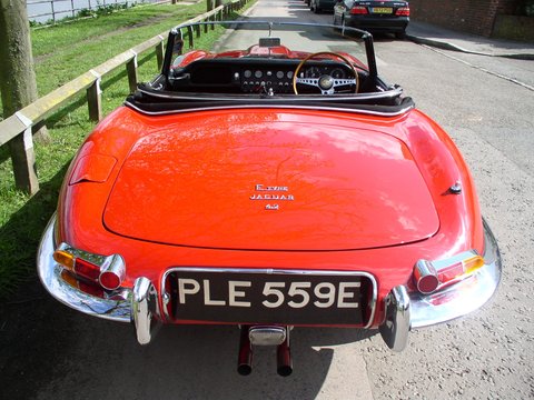 Jaguar E-Type S1½ 4.2 Roadster 76
