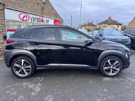 Hyundai KONA PREMIUM SE 8