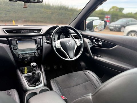 Nissan Qashqai 1.5 Qashqai N-Vision dCi 5dr 8