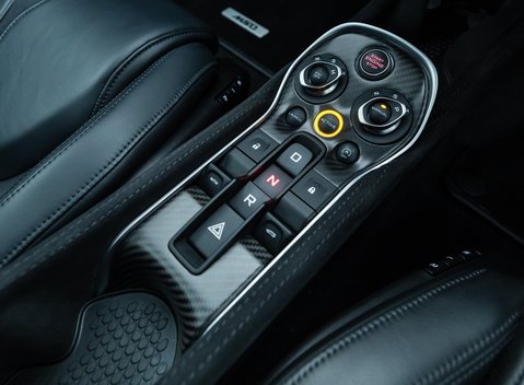 McLaren 570 GT MSO Black Collection 26