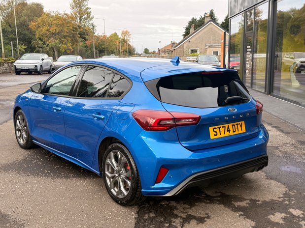 Ford Focus ST-LINE 5