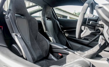 McLaren 720S Performance 12