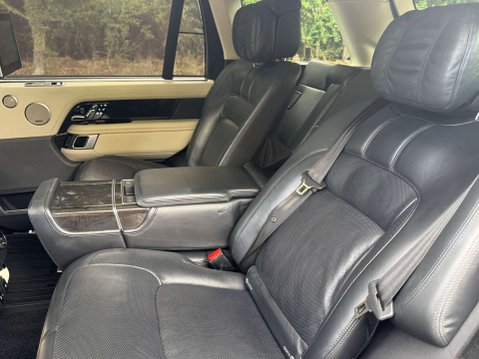 Land Rover Range Rover 4.4 Range Rover Autobiography SDV8 Auto 4WD 5dr 31