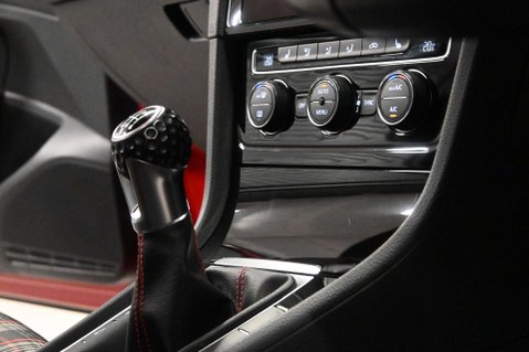 Volkswagen Golf 2.0 Golf GTi Performance TSi 3dr 17