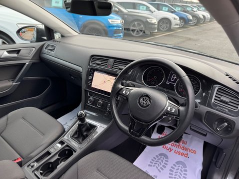 Volkswagen Golf SE NAVIGATION TSI BLUEMOTION TECHNOLOGY 25