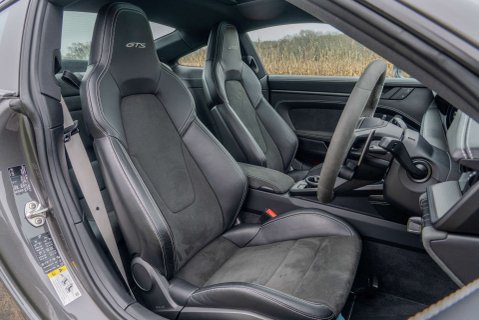 Porsche 911 3.0 911 Carrera GTS PDK 11