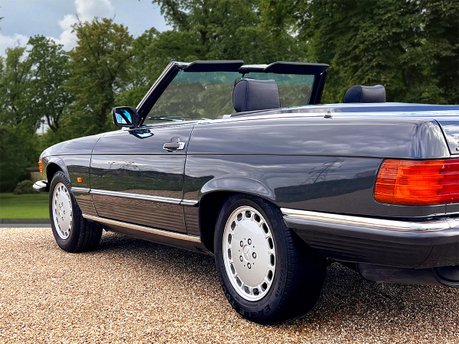 Mercedes-Benz SL Series 300 SL 20