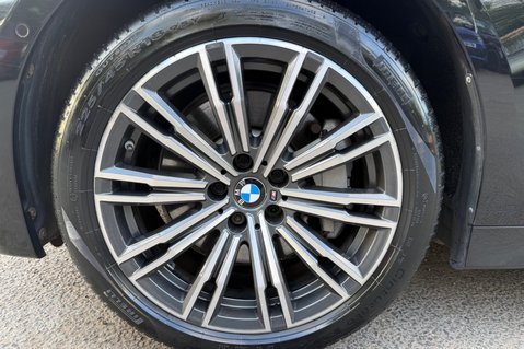 BMW 3 Series 330E M SPORT TOURING - HYBRID - APPLE CAR PLAY - 2 OWNERS - CAMERA -NEW MOT 64