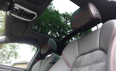 Porsche Macan Turbo Performance Package 22
