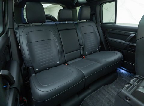 Land Rover Defender 110 OCTA 17