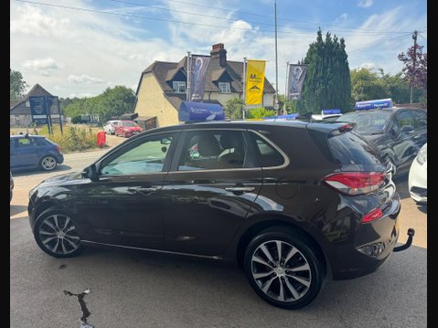 Hyundai i30 1.6 CRDi Blue Drive Premium Euro 6 (s/s) 5dr 4