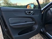 Volvo XC60 2.0 T5 R-Design Auto AWD Euro 6 (s/s) 5dr 33