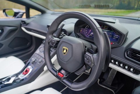 Lamborghini Huracan LP 610-4 SPYDER 12