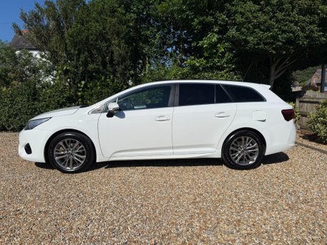 Toyota Avensis 2.0 D-4D Business Edition Touring Sports Euro 6 (s/s) 5dr 3