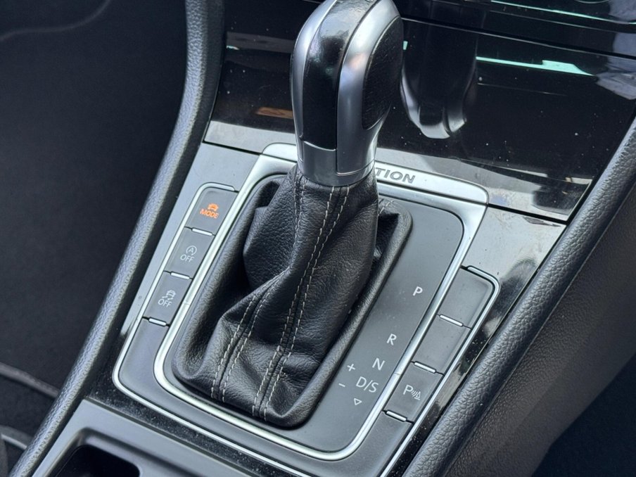 2016 Volkswagen Golf — image 32