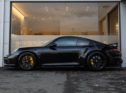 Porsche 911 Turbo S (992) 3