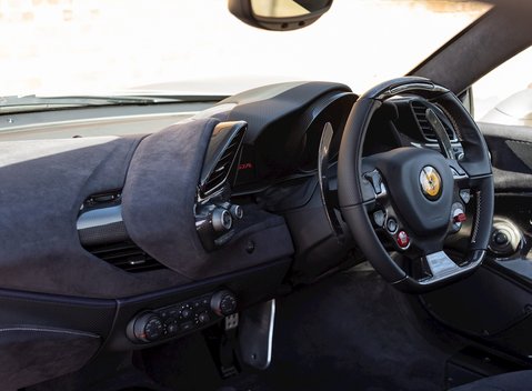 Ferrari 488 Pista 15