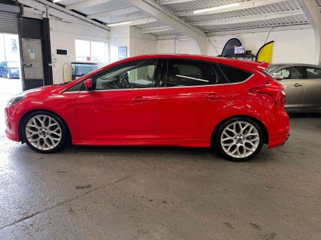 Ford Focus 1.0T EcoBoost Zetec S Hatchback 5dr Petrol Manual Euro 5 (s/s) (125 ps) 4