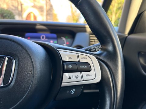 Honda Jazz I-MMD EX 31